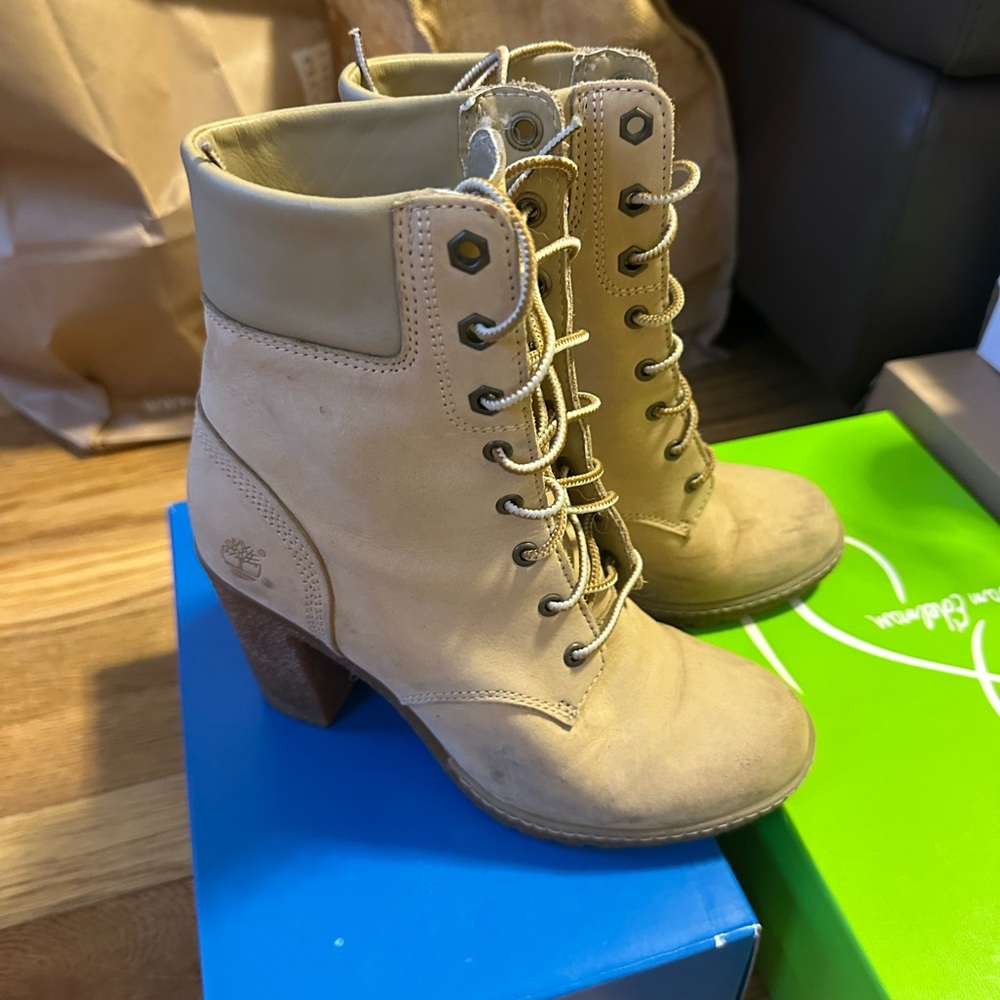 Timberland Women's Beige Heeled Boots size 6